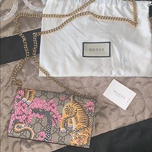Gucci printed gold chained purse